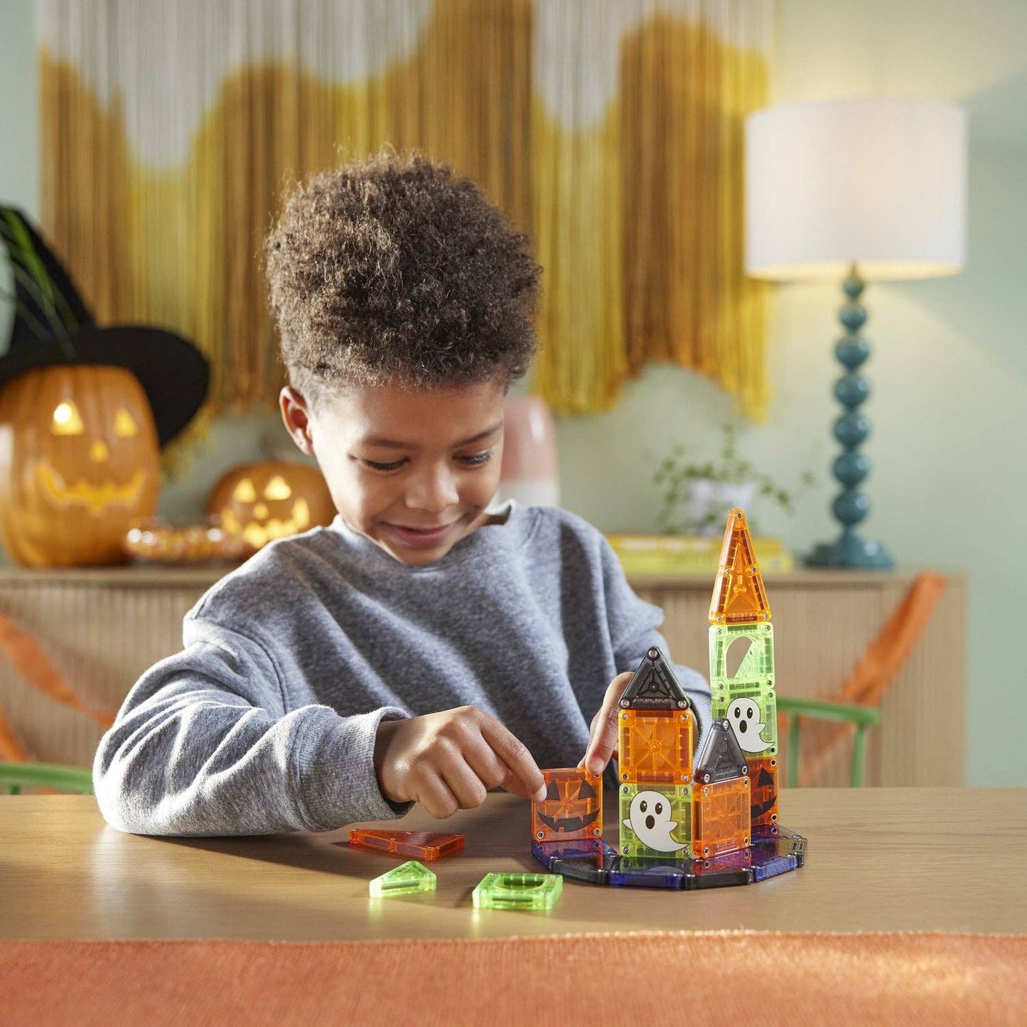 MicroMAGS Spooky 24 Piece Travel Set